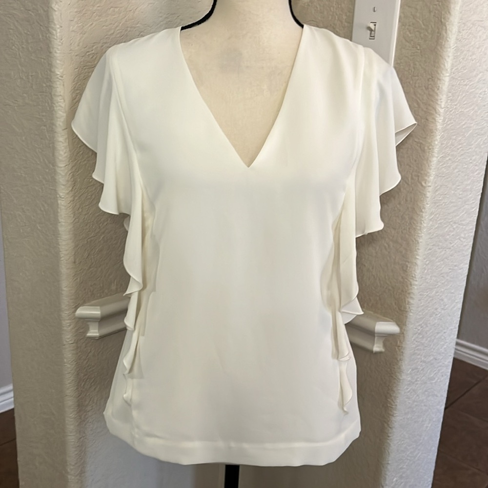 Elizabeth and James ivory ruffled sleeve blouse top Size M